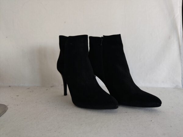 Women's mini boots